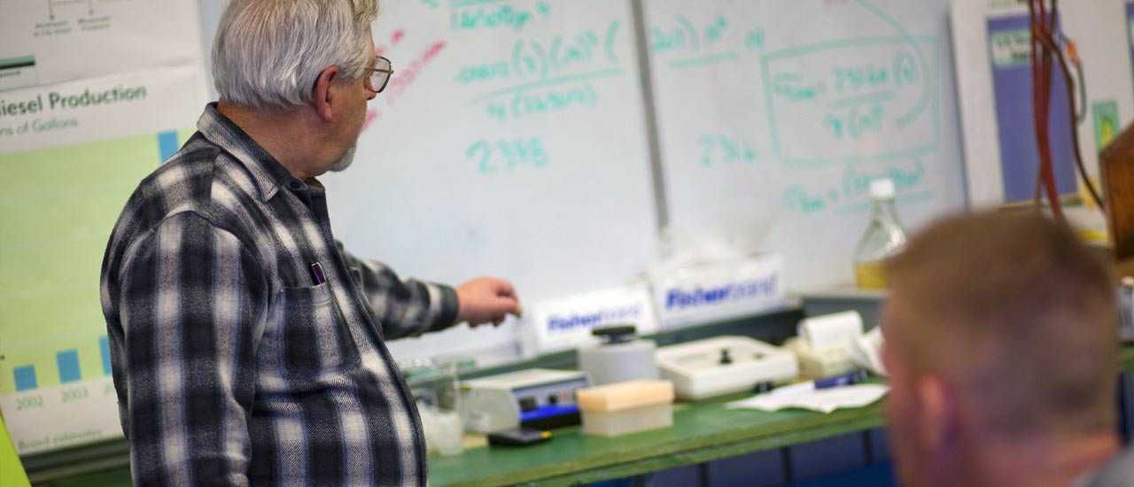 Professor teaching an Energy Management course